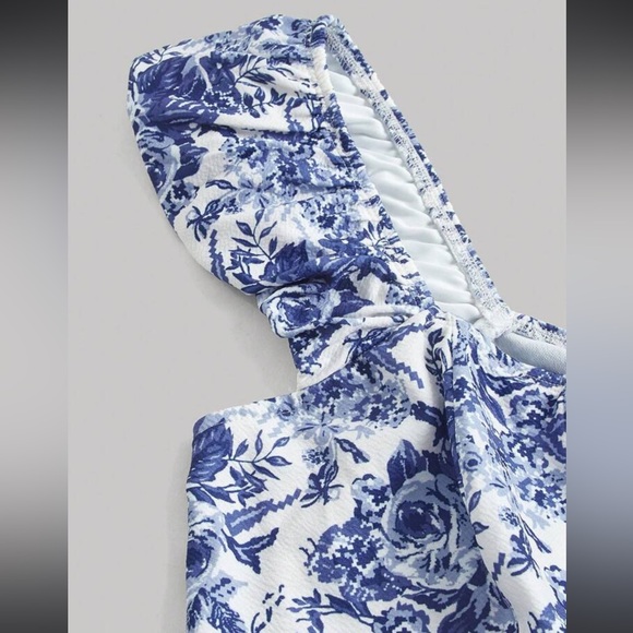 Blue and white floral print puff sleeve crop top - Picture 3 of 5